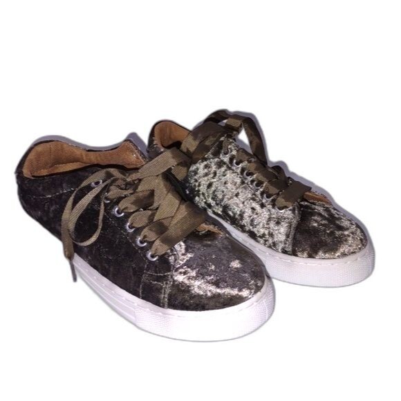 Qupid Shoes - Qupid Reba Retro Inspired Green‎ Velvet Fashion Sneaker Size 5.5